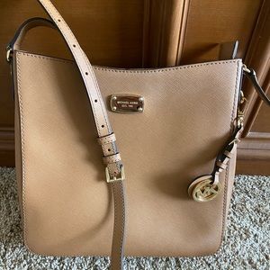 Michael Kors Crossbody Purse Messenger Bag Handbag - Authentic